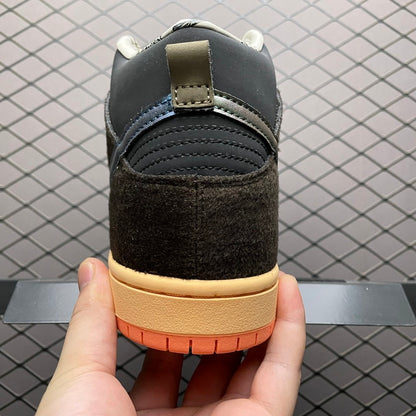 NIKE DUNK LOW