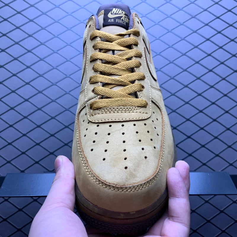 NIKE AIR FORCE 1