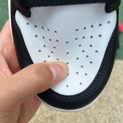 NIKE AIR JORDAN 1