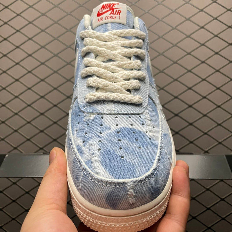 NIKE AIR FORCE 1