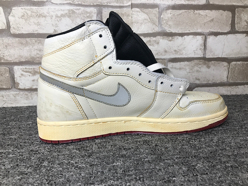 NIKE AIR JORDAN 1