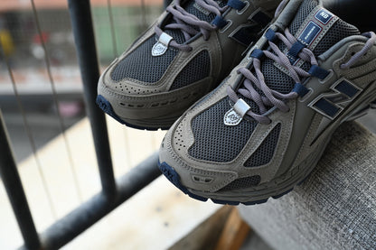 NEW BALANCE 1906R