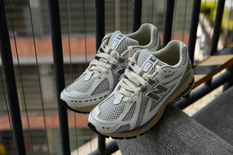 NEW BALANCE 1906R