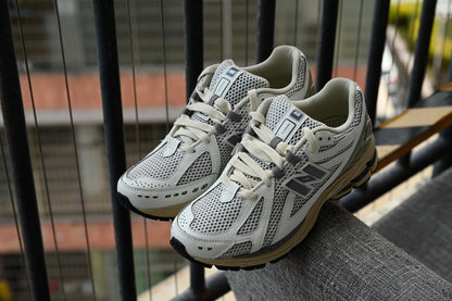 NEW BALANCE 1906R