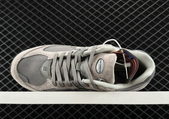 NEW BALANCE 2002R