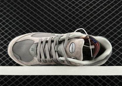 NEW BALANCE 2002R