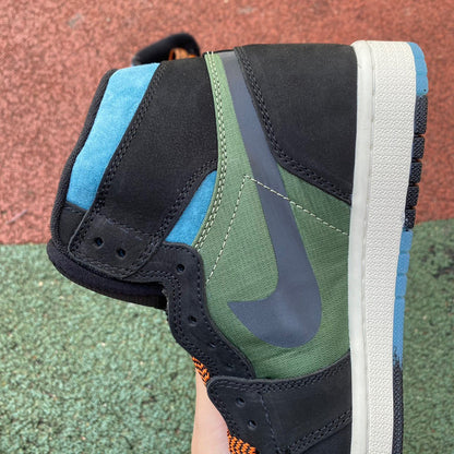 NIKE AIR JORDAN 1