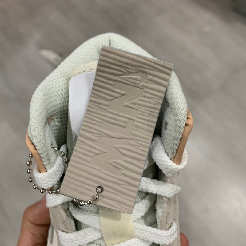 NIKE AIR JORDAN 1