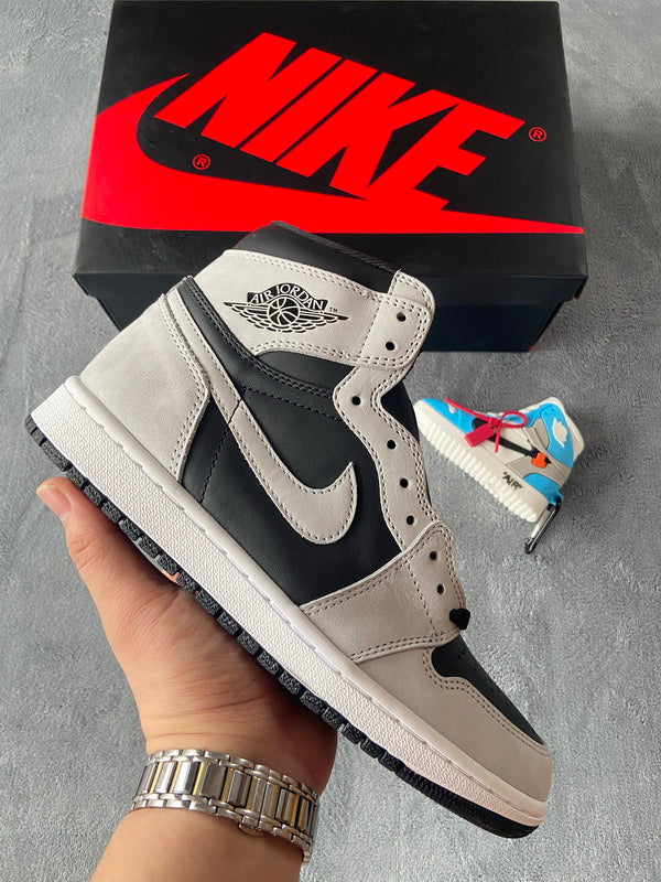 NIKE AIR JORDAN 1