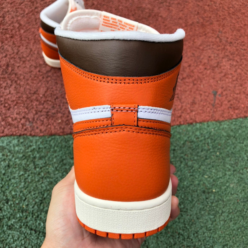 NIKE AIR JORDAN 1
