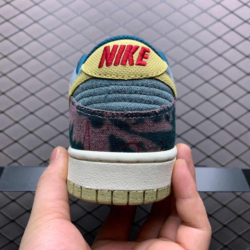 NIKE DUNK LOW
