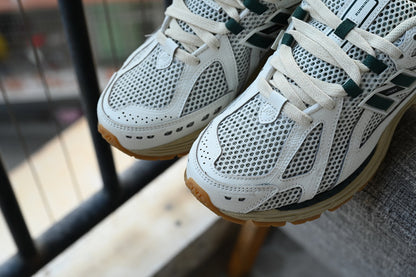 NEW BALANCE 1906R