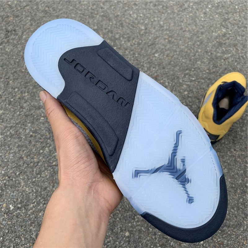 AIR JORDAN 5