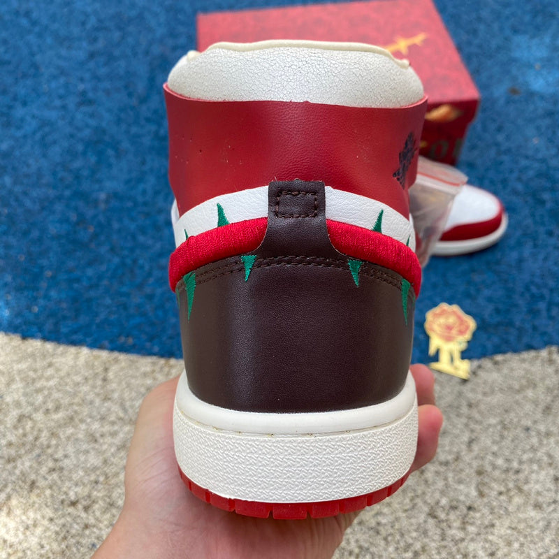 NIKE AIR JORDAN 1