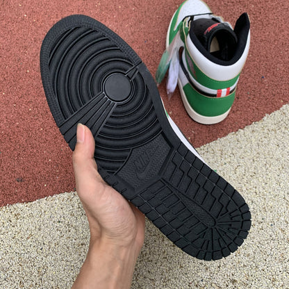 NIKE AIR JORDAN 1