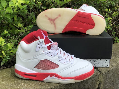 AIR JORDAN 5