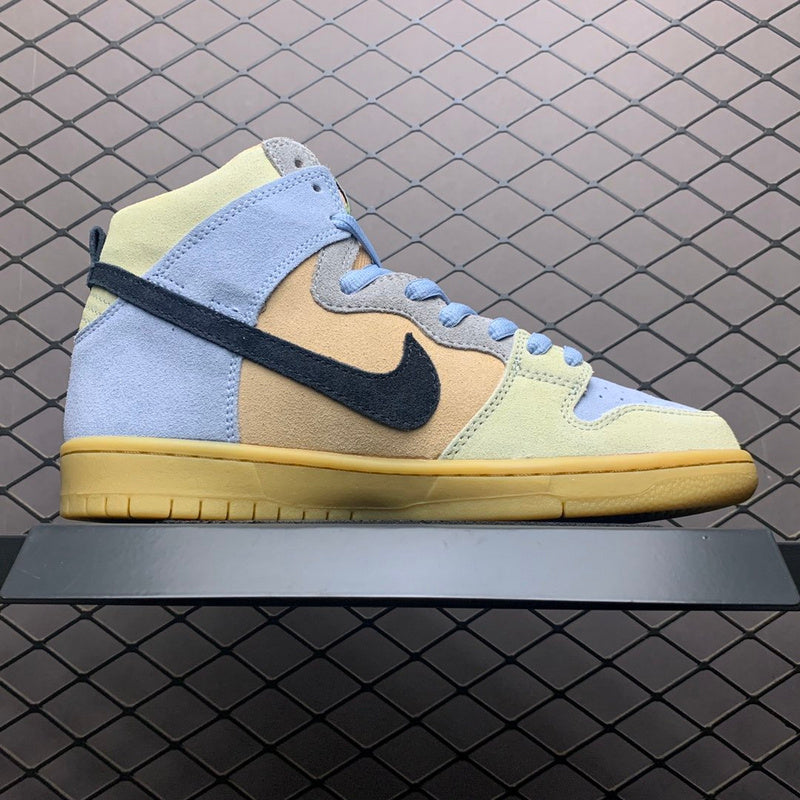 NIKE DUNK LOW