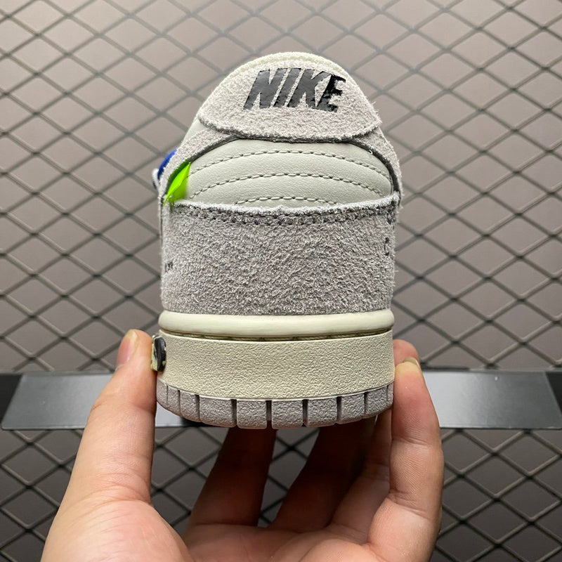 NIKE DUNK LOW