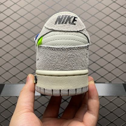 NIKE DUNK LOW