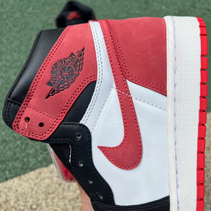 NIKE AIR JORDAN 1