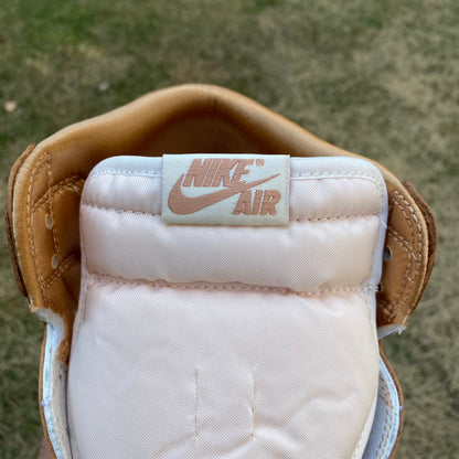 NIKE AIR JORDAN 1