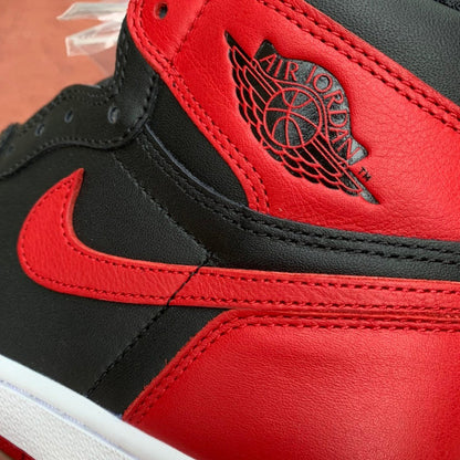 NIKE AIR JORDAN 1