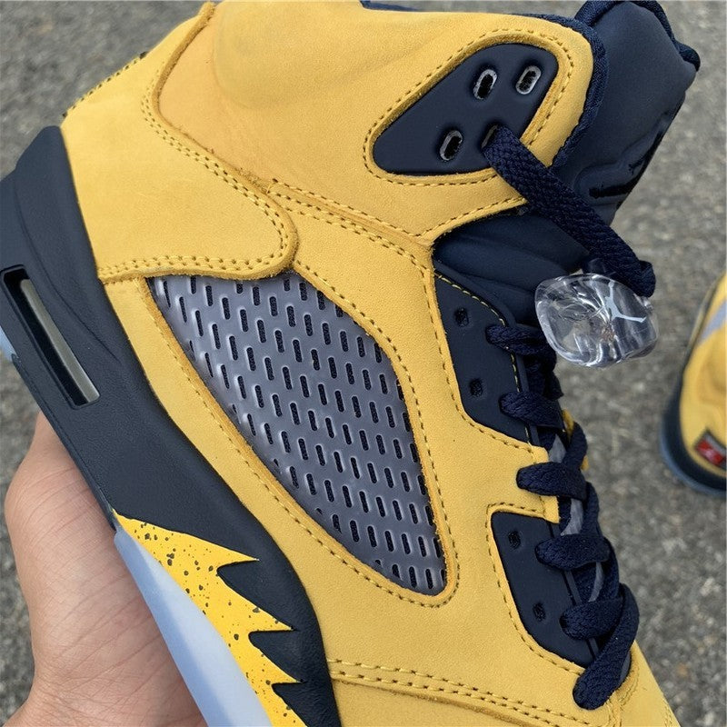 AIR JORDAN 5