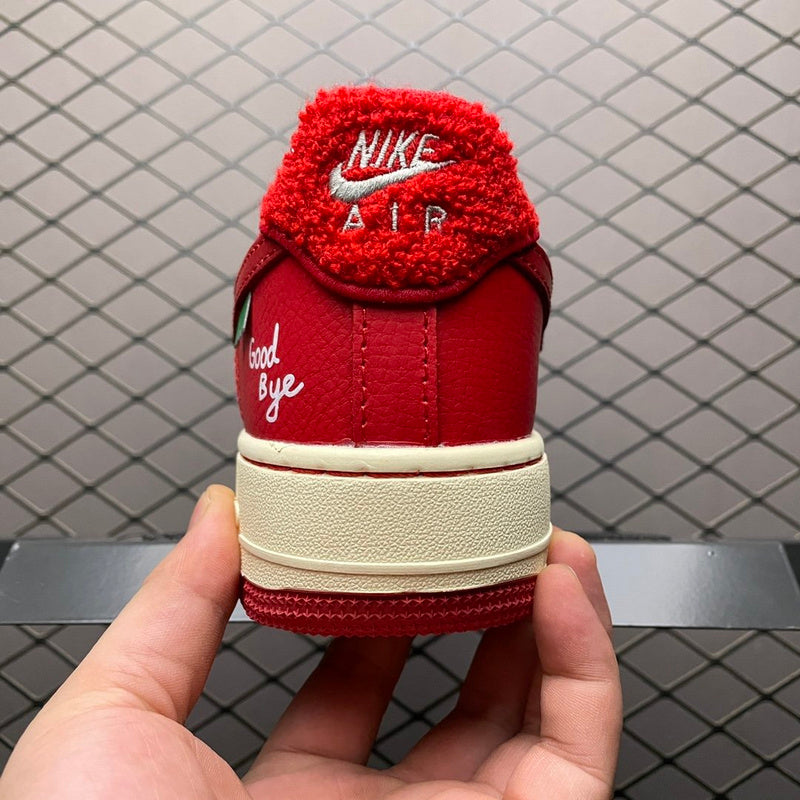 NIKE AIR FORCE 1