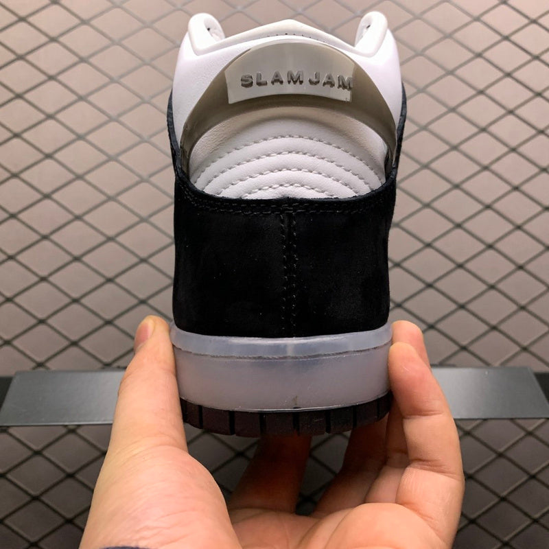 NIKE DUNK LOW