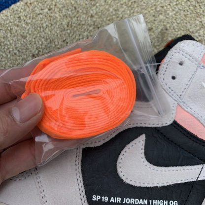 NIKE AIR JORDAN 1