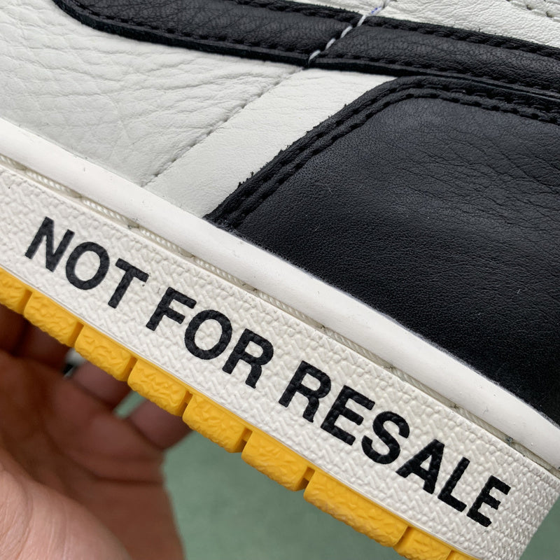 NIKE AIR JORDAN 1