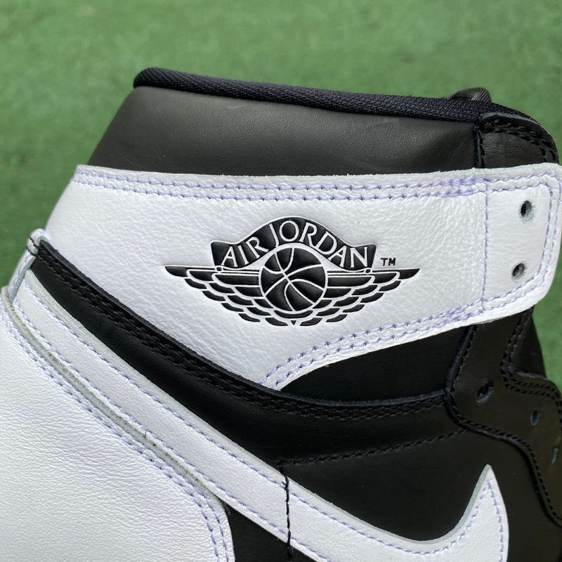 NIKE AIR JORDAN 1