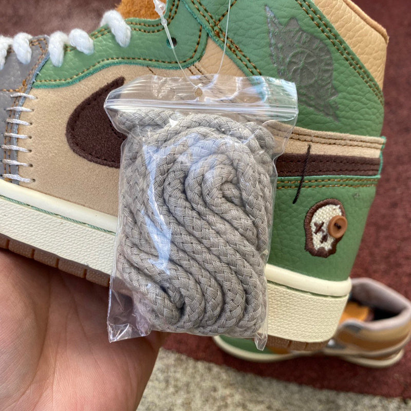 NIKE AIR JORDAN 1