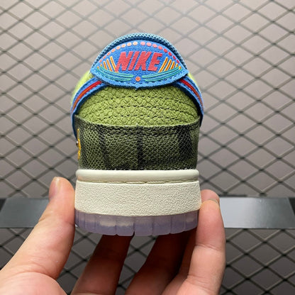 NIKE DUNK LOW
