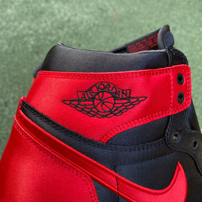 NIKE AIR JORDAN 1
