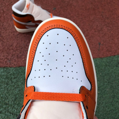 NIKE AIR JORDAN 1