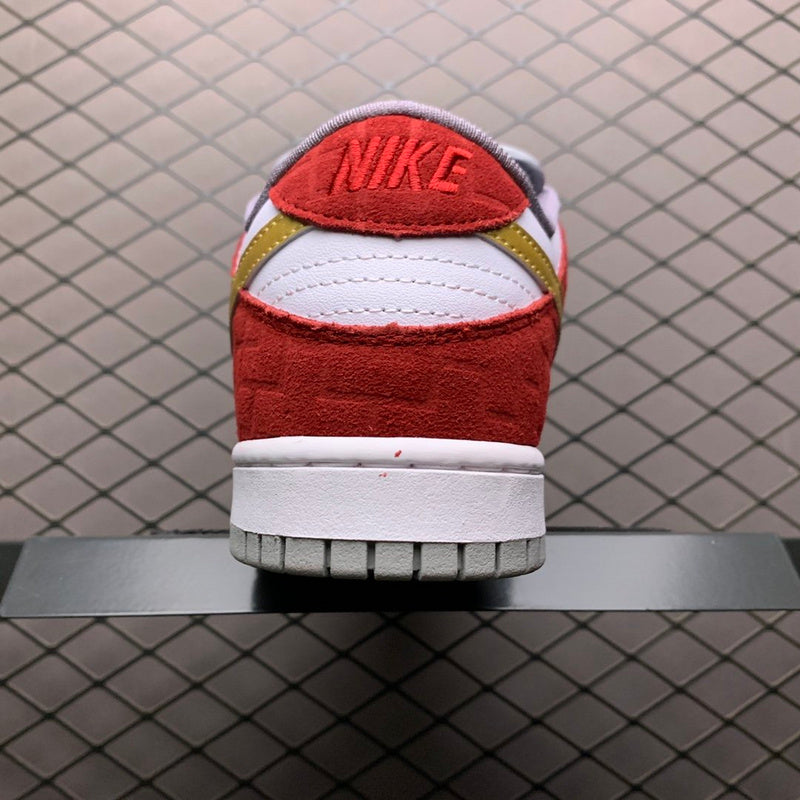 NIKE DUNK LOW
