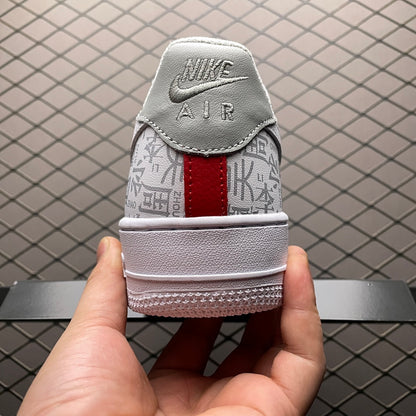 NIKE AIR FORCE 1