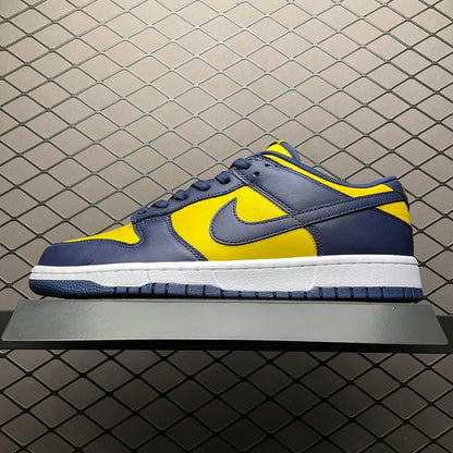 NIKE DUNK LOW