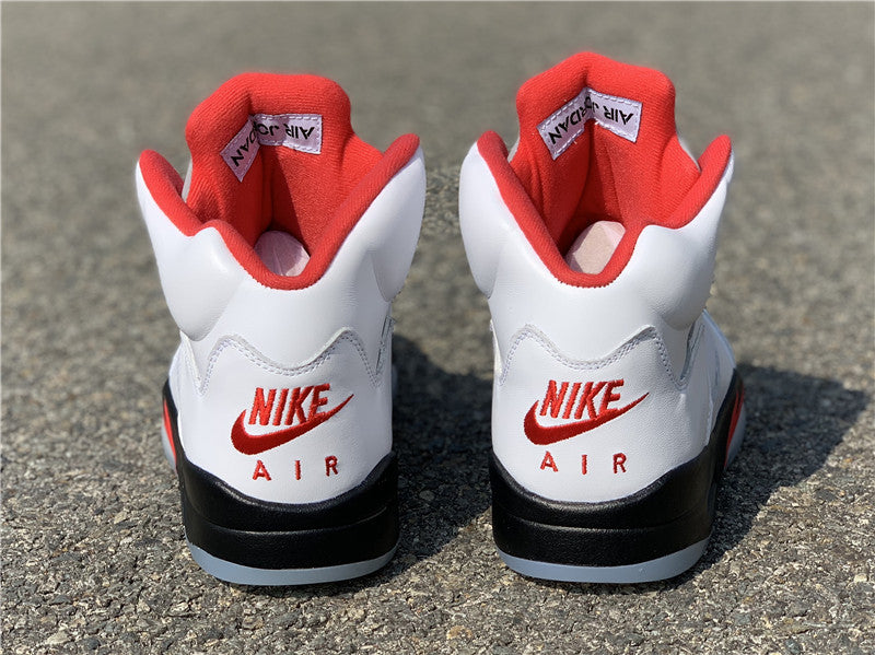 AIR JORDAN 5