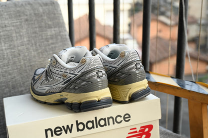 NEW BALANCE 1906R