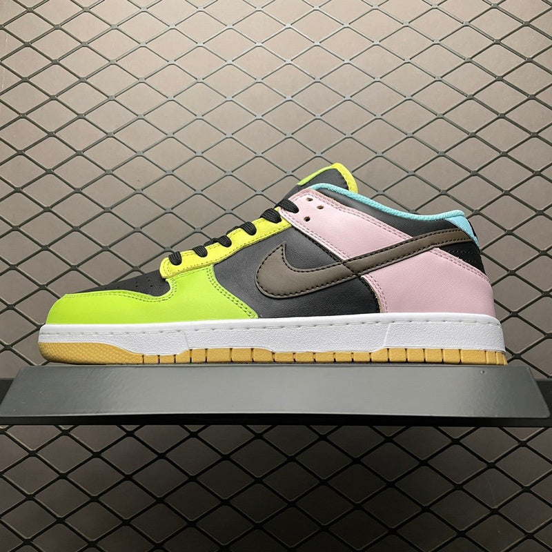 NIKE DUNK LOW