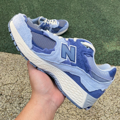 NEW BALANCE 2002R
