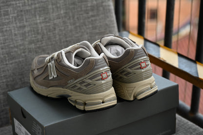 NEW BALANCE 1906R