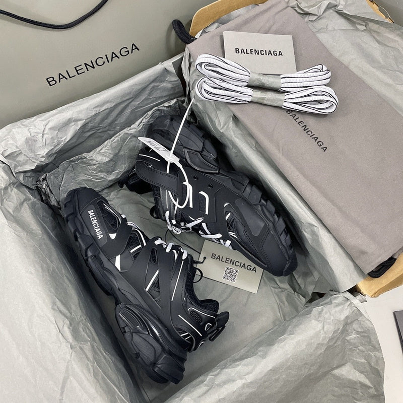 BALENCIAGA