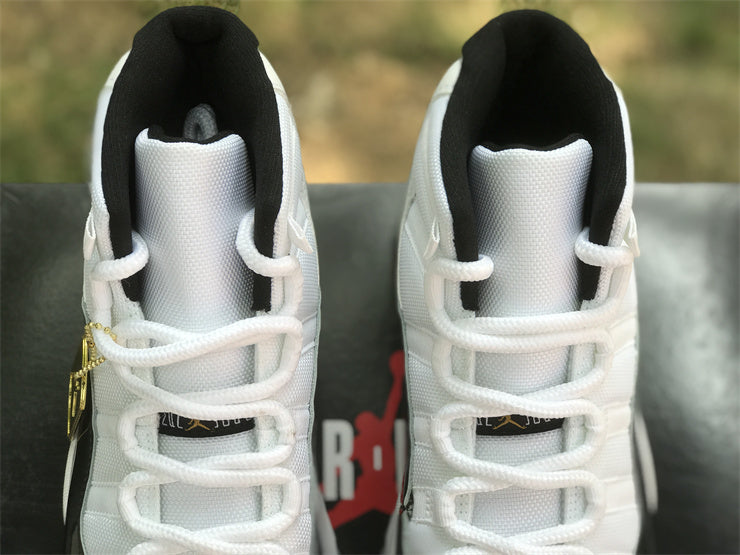 AIR JORDAN 11