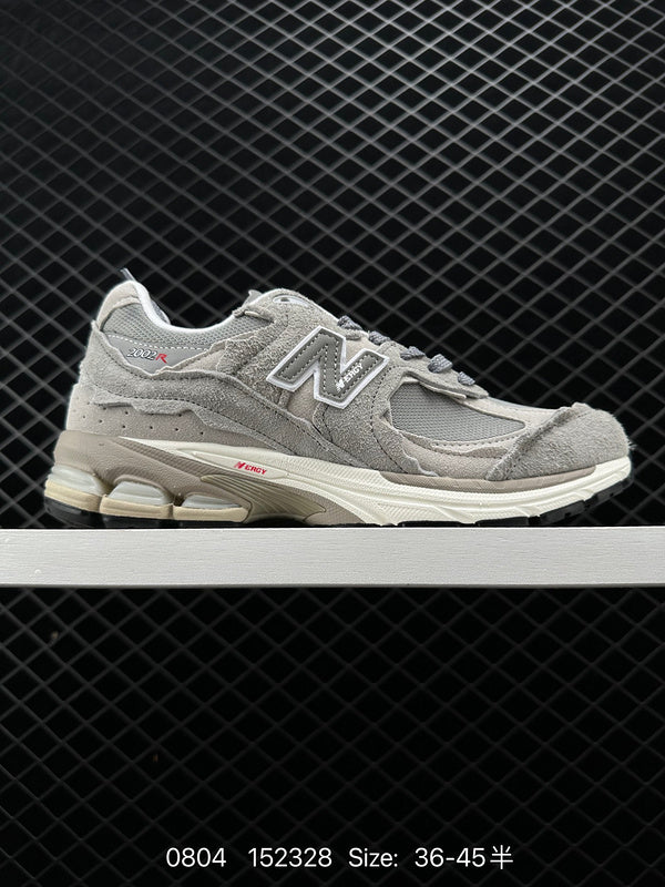 NEW BALANCE 2002R