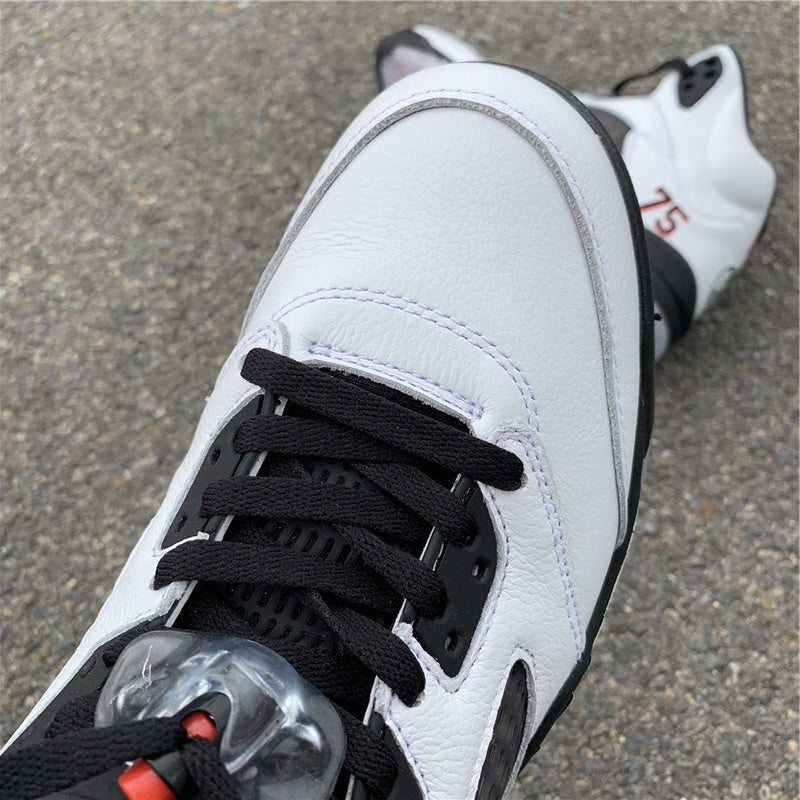 AIR JORDAN 5