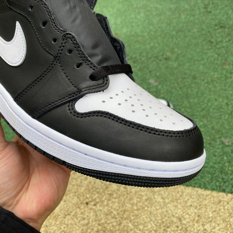 NIKE AIR JORDAN 1