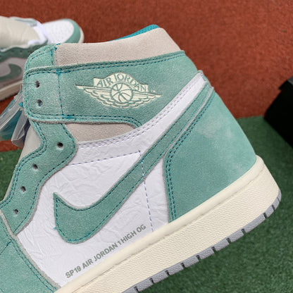 NIKE AIR JORDAN 1